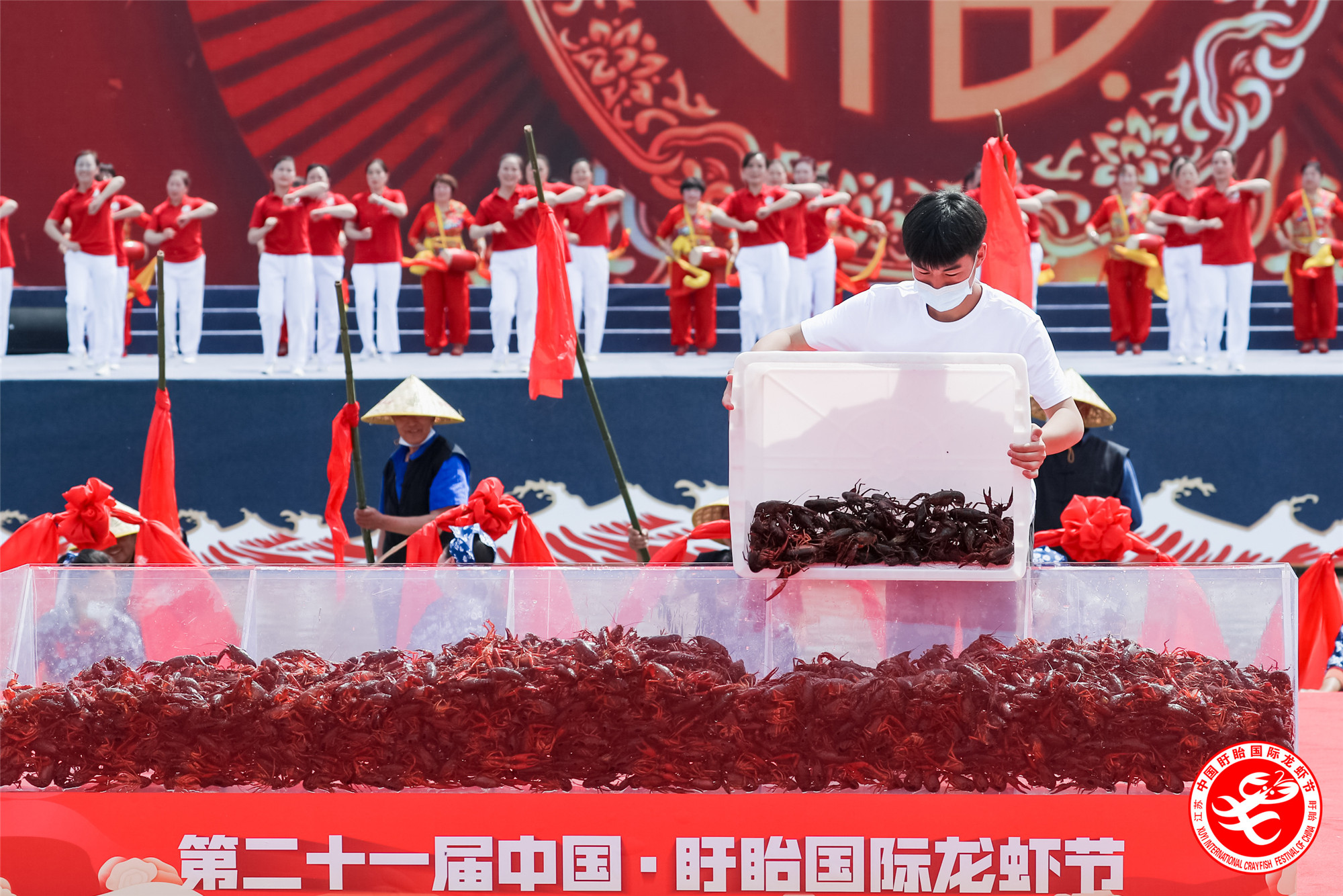 1621583047103833.jpg 龍蝦開(kāi)捕現(xiàn)場(chǎng)2_副本.jpg